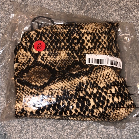 NWT! Snake print skort - Picture 7 of 9